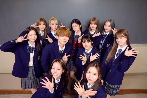 主題歌担当のNiziUが映画『恋わずらいのエリー』本編にも出演決定　宮世琉弥、原菜乃華と同じ制服を着こなす