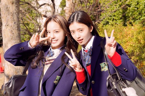 主題歌担当のNiziUが映画『恋わずらいのエリー』本編にも出演決定　宮世琉弥、原菜乃華と同じ制服を着こなす