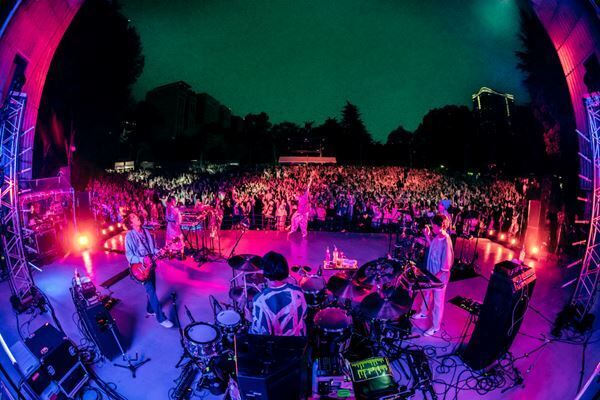 満員御礼！　バンド結成10周年・Lucky Kilimanjaro「YAON DANCERS 2024」＠日比谷野外大音楽堂【ライブレポート】