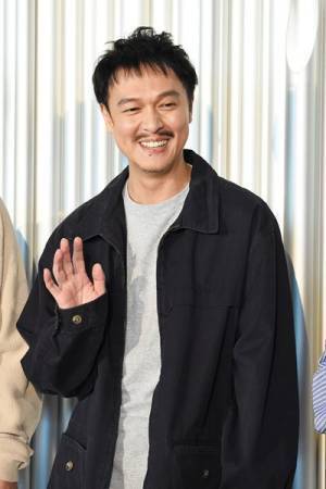 丸山隆平「芸能記者のイメージが変わった」新作舞台『ハザカイキ』開幕