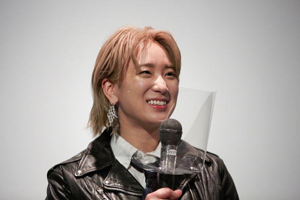 髙石あかり、伊澤彩織、濱田龍臣らが撮影の裏話を語る『ベイビーわるきゅーれ 2ベイビー』完成披露上映会レポート