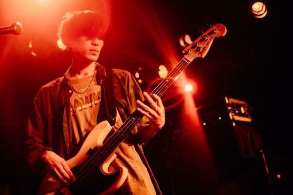 35.7×チョーキューメイ×ブランデー戦記、大きな挑戦を控えた若手バンドマンたちへ大歓声が巻き起こる夜【ライブレポート】