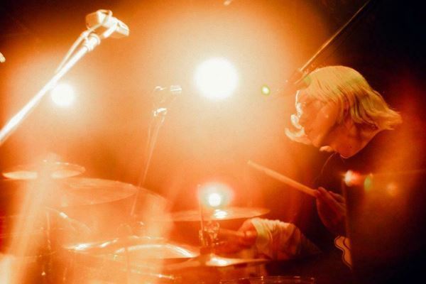 35.7×チョーキューメイ×ブランデー戦記、大きな挑戦を控えた若手バンドマンたちへ大歓声が巻き起こる夜【ライブレポート】