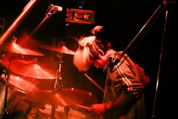 35.7×チョーキューメイ×ブランデー戦記、大きな挑戦を控えた若手バンドマンたちへ大歓声が巻き起こる夜【ライブレポート】