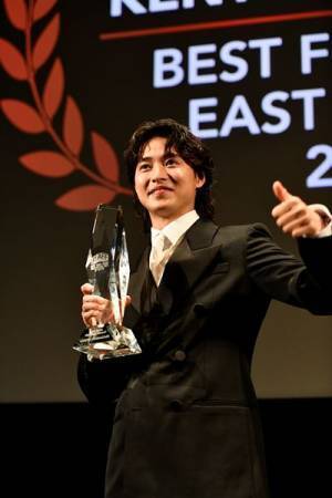 山﨑賢人、『キングダム』シリーズ牽引で日本人初の「The Best from the East Award」受賞