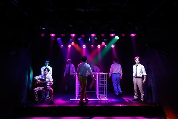 柿喰う客の新人7名が出演する『どんぞこ』開幕「どん底の奥底から僕らの七色レインボー、輝かせます！」