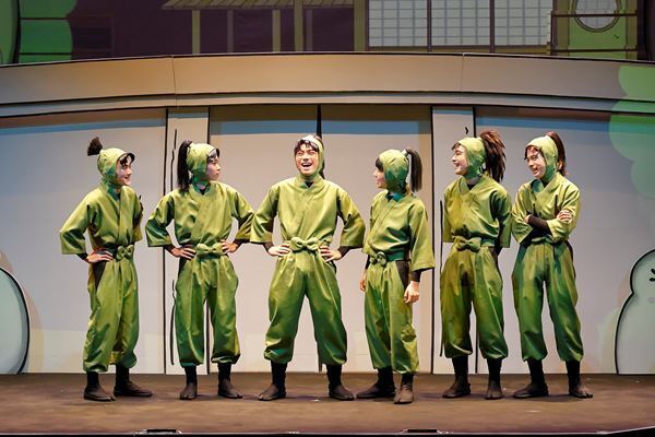 『舞台「忍たま乱太郎」～はじめまして！三年生、全員集合の段～』開幕　舞台写真＆キャストコメント到着