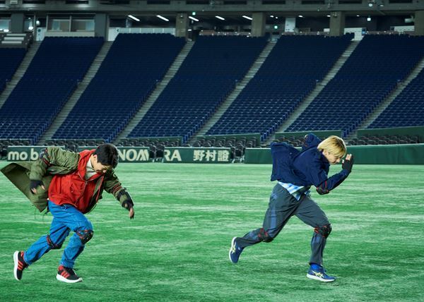 JO1とFANTASTICSは仲が良すぎ!? 映画『逃走中』撮影現場レポート　新場面写真＆メイキング写真7点公開