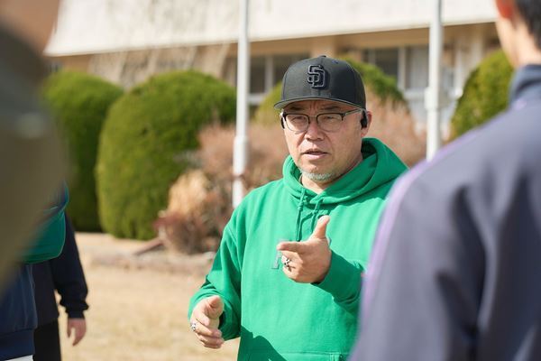 JO1とFANTASTICSは仲が良すぎ!? 映画『逃走中』撮影現場レポート　新場面写真＆メイキング写真7点公開