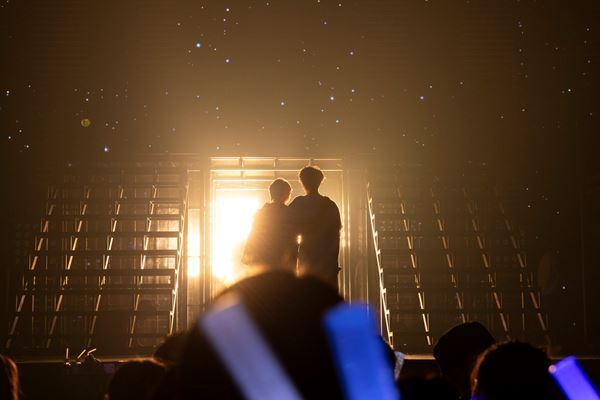 「僕たちを僕たちでいさせてくれて、ありがとう」8号車の日にファンとの絆を再確認　超特急ライブレポート