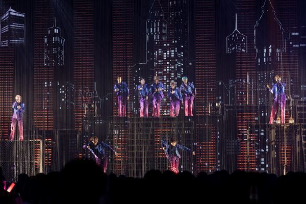 「僕たちを僕たちでいさせてくれて、ありがとう」8号車の日にファンとの絆を再確認　超特急ライブレポート