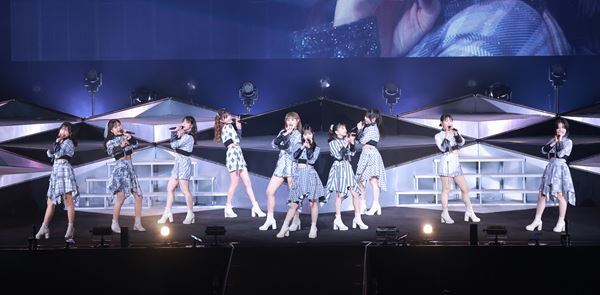 上國料萌衣「11人の気持ちを一つに頑張っていきたい」アンジュルム、新体制後初の武道館ライブレポート