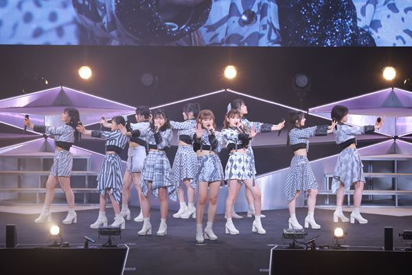 上國料萌衣「11人の気持ちを一つに頑張っていきたい」アンジュルム、新体制後初の武道館ライブレポート