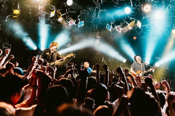 KANA-BOON、KALMA、UNFAIR RULEが競演　『PLAYLIST presents“ヘッドフォンを外して vol.8”』オフィシャルライブレポート