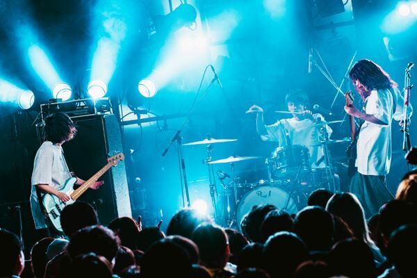 KANA-BOON、KALMA、UNFAIR RULEが競演　『PLAYLIST presents“ヘッドフォンを外して vol.8”』オフィシャルライブレポート