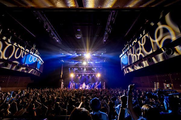 【ライブレポート】a flood of circle『Tour 花降る空に不滅の歌を』Zepp Shinjuku公演