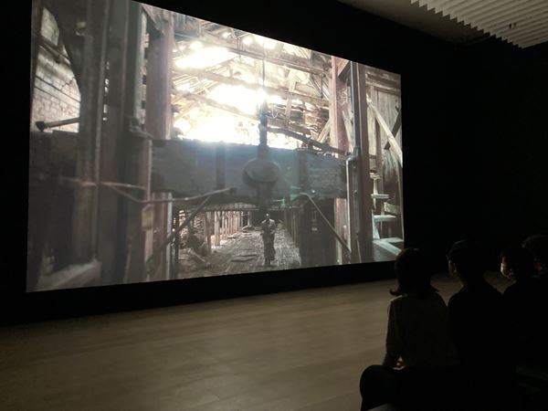 『シアスター・ゲイツ展：アフロ民藝』森美術館で開幕　異文化のハイブリッドを追求する多様な活動の全容を紹介