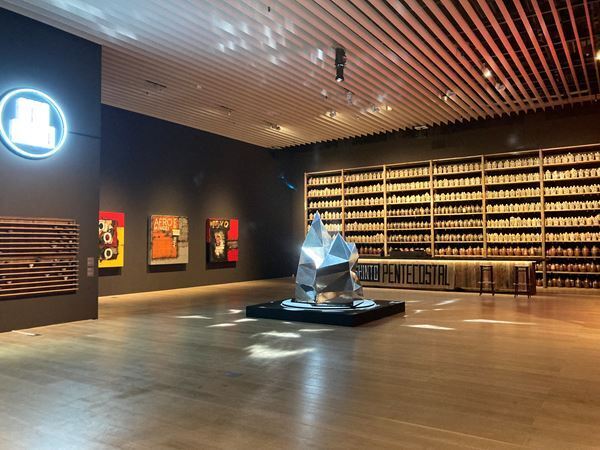 『シアスター・ゲイツ展：アフロ民藝』森美術館で開幕　異文化のハイブリッドを追求する多様な活動の全容を紹介