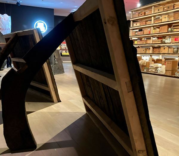 『シアスター・ゲイツ展：アフロ民藝』森美術館で開幕　異文化のハイブリッドを追求する多様な活動の全容を紹介