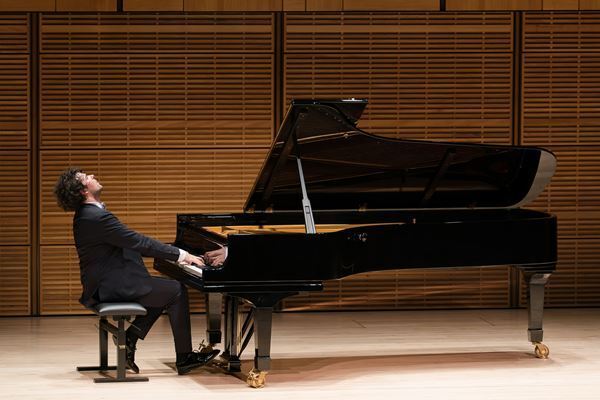 まるでスペインの輝く太陽。期待のピアニスト・ガルシア・ガルシアはユーモアも抜群