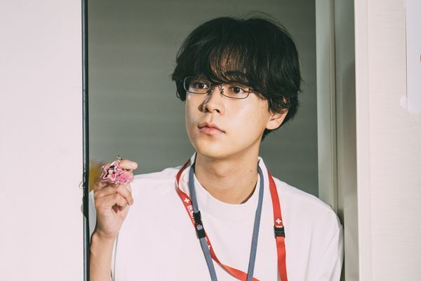 実写版『【推しの子】』成田凌がゴロー役で出演　様々な表情を見せるキャラクターPV公開
