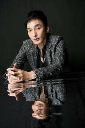 草彅剛「演じることはやっぱり楽しい」　『ヴェニスの商人』でシェイクスピア劇に初挑戦