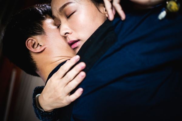 【峯田和伸ロングインタビュー】『越年 Lovers』撮影裏話や大好きな映画・音楽の話まで