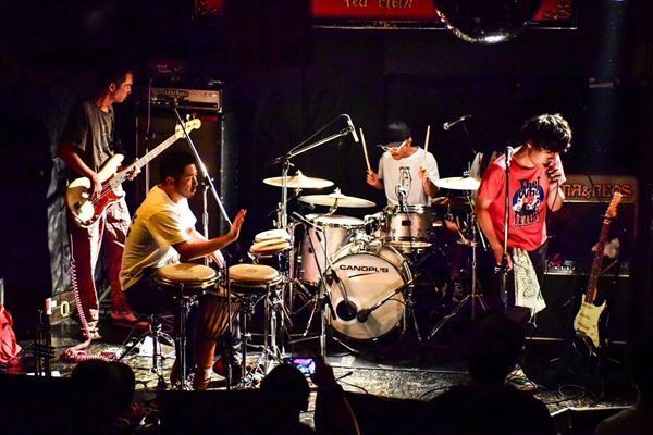 ロックバンド・ジョズエが新メンバーを迎えて3rdアルバム『METALLIC TOKYO』をリリース