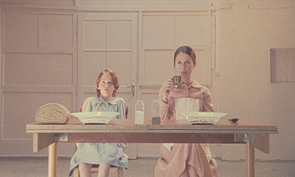 『SHIMURAbros 雲をつかんで虹を見た』横浜市民ギャラリーあざみ野で　「光」をあつかう実験的作品を一挙に紹介