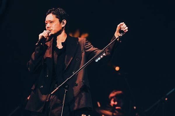 菅田将暉、過去最大規模の東阪アリーナライブ終演　バニラズ牧達弥がスペシャルゲストとして登場【オフィシャルレポート】