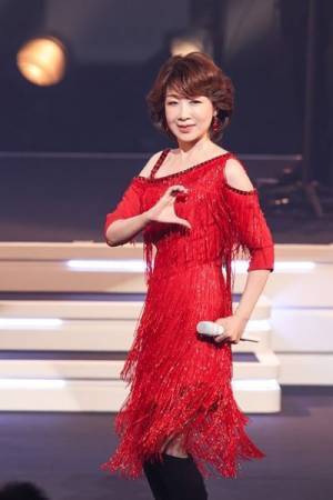 『伊藤 蘭 〜Over the Moon〜』ツアー初日オフィシャルレポート「私とキャンディーズは切っても切れない」