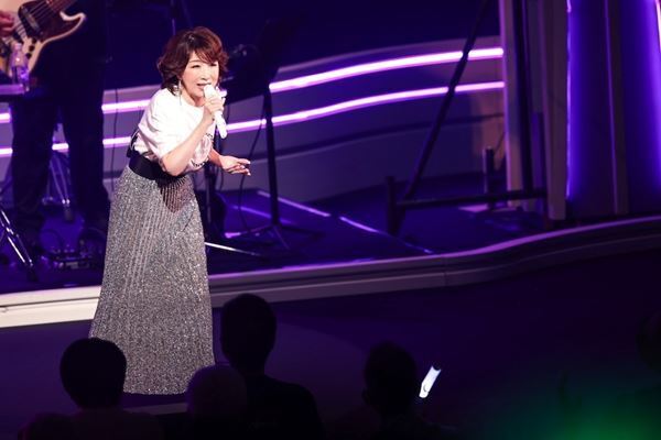 『伊藤 蘭 〜Over the Moon〜』ツアー初日オフィシャルレポート「私とキャンディーズは切っても切れない」