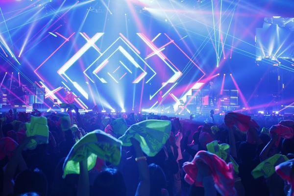 盟友・三浦大知も登場！　瞬きするのさえ惜しかったs**t kingz Dance Live in 日本武道館『THE s**t』レポート