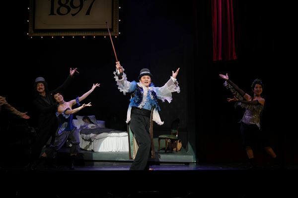 石丸幹二が円熟味を増した多彩な表情と歌声で魅了　音楽劇『ライムライト』上演中