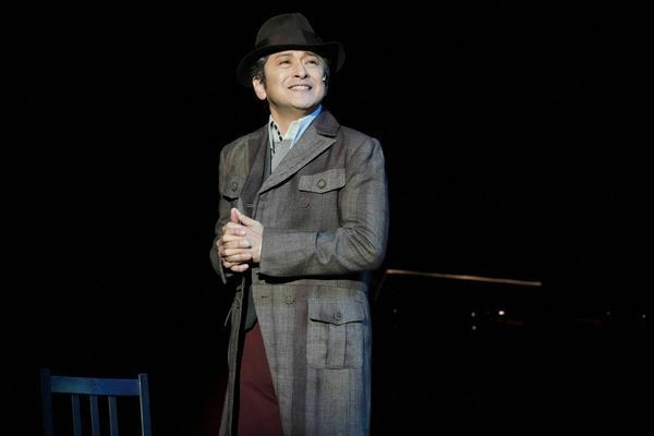 石丸幹二が円熟味を増した多彩な表情と歌声で魅了　音楽劇『ライムライト』上演中