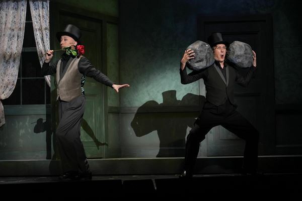 石丸幹二が円熟味を増した多彩な表情と歌声で魅了　音楽劇『ライムライト』上演中