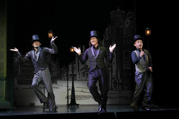 石丸幹二が円熟味を増した多彩な表情と歌声で魅了　音楽劇『ライムライト』上演中