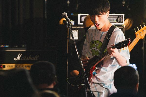 yummy’g、アスノポラリス、OKOJO、Subway Daydreamそれぞれの音楽とポップネスを真摯に追求する4組が集った『Grasshopper WEST vol.4』ライブレポート