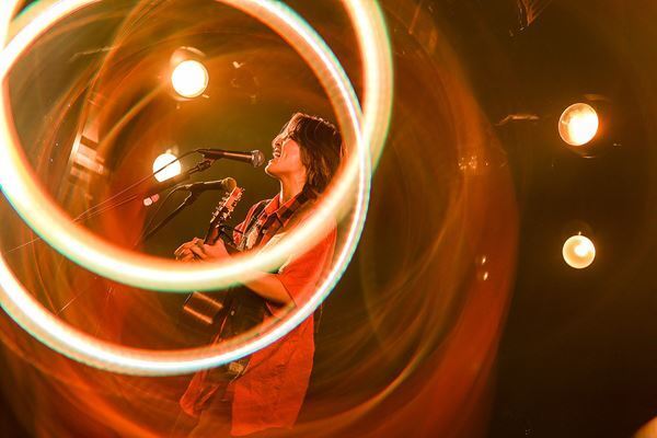 観客の歌声がコーラス隊のように響いた『のんぴー 「一日一生」 Tour 2024』最終公演レポート