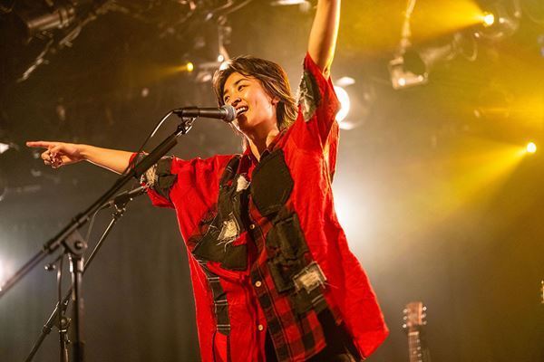 観客の歌声がコーラス隊のように響いた『のんぴー 「一日一生」 Tour 2024』最終公演レポート