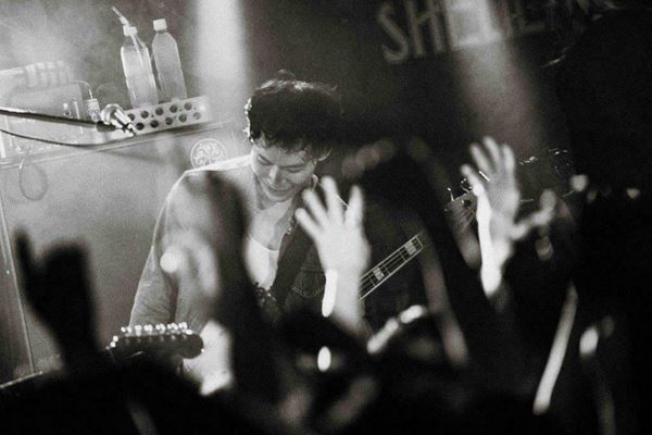 the dadadadys、全国ツアー『(茜)』スタート　初日の下北沢SHELTER完全レポート