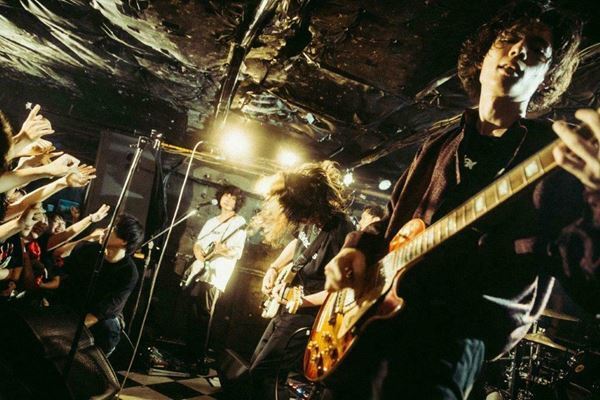 the dadadadys、全国ツアー『(茜)』スタート　初日の下北沢SHELTER完全レポート