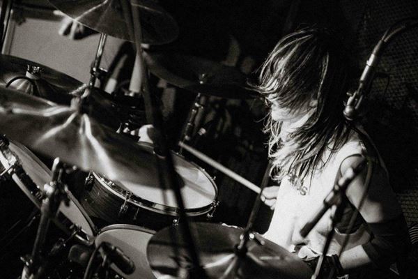 the dadadadys、全国ツアー『(茜)』スタート　初日の下北沢SHELTER完全レポート