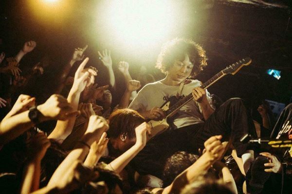 the dadadadys、全国ツアー『(茜)』スタート　初日の下北沢SHELTER完全レポート