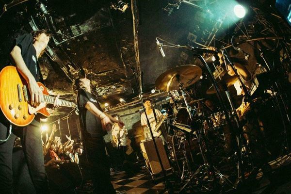 the dadadadys、全国ツアー『(茜)』スタート　初日の下北沢SHELTER完全レポート