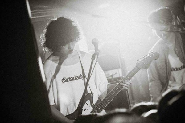 the dadadadys、全国ツアー『(茜)』スタート　初日の下北沢SHELTER完全レポート