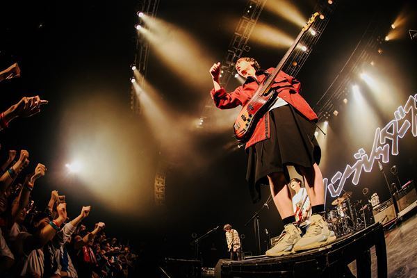ハンブレッダーズが、アルバム『はじめから自由だった』リリースワンマンツアーを完遂　地元・大阪では初の2デイズ開催【ライブレポート】