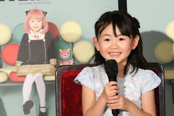 「よろろすおねがいするます！」ミュージカル『SPY×FAMILY』アーニャ役お披露目ミニ会見開催 “ちち”の森崎ウィン、鈴木拡樹も登場