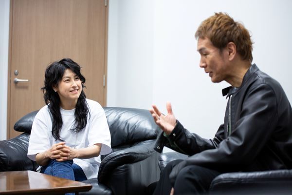 【対談：岸谷香×馬場俊英】「想像される100倍くらいおもしろいステージができるんじゃないでしょうか」