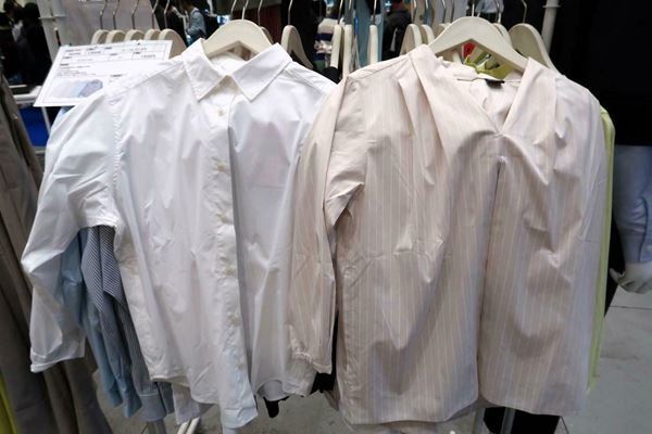 ワークマン春夏新製品のイチオシアイテム「シーンレスブラウス」等を写真でご紹介